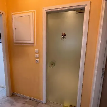 Volimi Apartment *