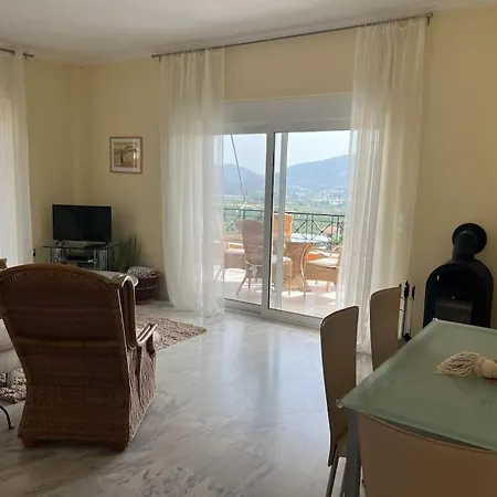 Apartment Volimi *